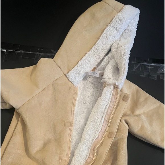 Small Wonders One Piece Winter Outfit. Infant Size 12 Months Beige Onesie. - Picture 10 of 12